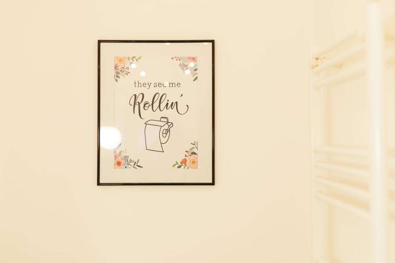 Chic Apartment In Historical City Center Timisoara Luaran gambar