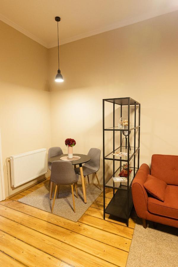 Chic Apartment In Historical City Center Timisoara Luaran gambar