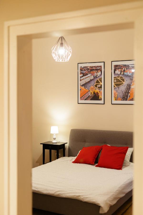 Chic Apartment In Historical City Center Timisoara Luaran gambar