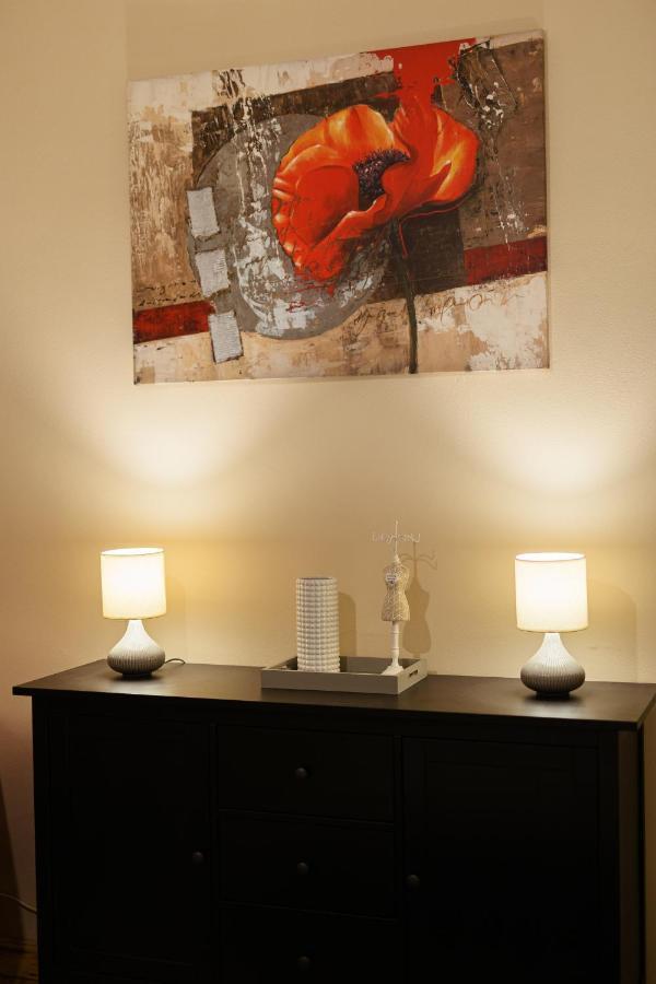 Chic Apartment In Historical City Center Timisoara Luaran gambar