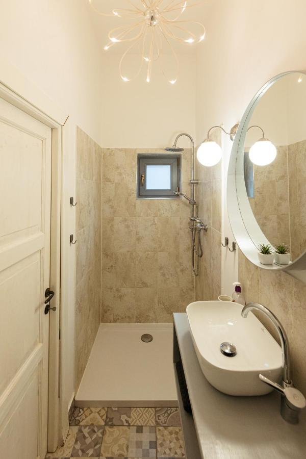 Chic Apartment In Historical City Center Timisoara Luaran gambar