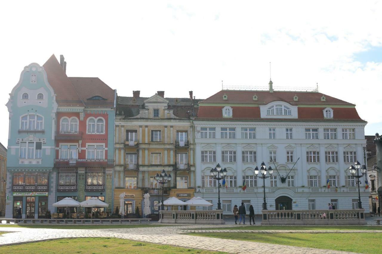 Chic Apartment In Historical City Center Timisoara Luaran gambar